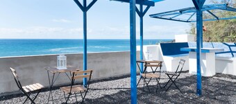 Apartment 'La Bayana - 2' with Sea View, Shared Pool and Wi-Fi