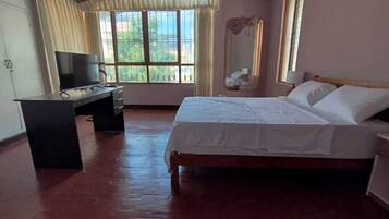 3 slaapkamers, een bureau, gratis wifi, beddengoed