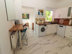 Dishwasher, cookware/dishes/utensils