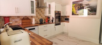 ROSEMONT, family friendly, with a garden in Adare, County Limerick