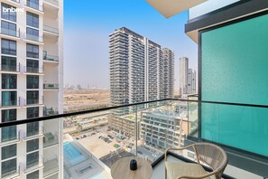 Deluxe Studio, 1 King Bed with Sofa bed, City View | Balcony