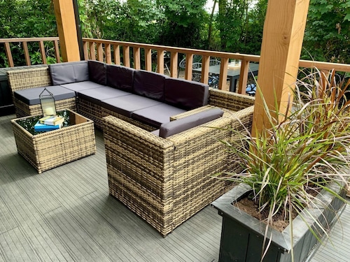 Modern Chalet With Terrace, Veranda