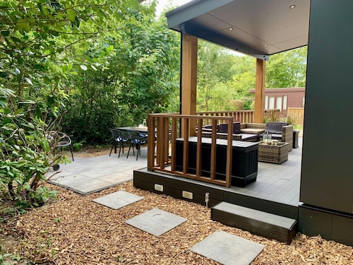 Modern Chalet With Terrace, Veranda