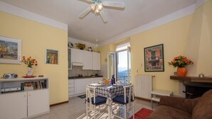Unclassified image, 3 of 25, button - Bella Varenna in Varenna (Varenna)