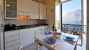 Unclassified image, 2 of 25, button - Bella Varenna in Varenna (Varenna)