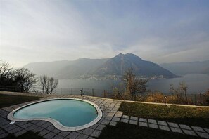 Room - Casa Tulipano Grande (Faggeto Lario)