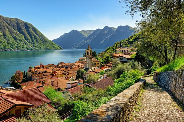 Room - Bella Lake View in Colonno (Colonno)