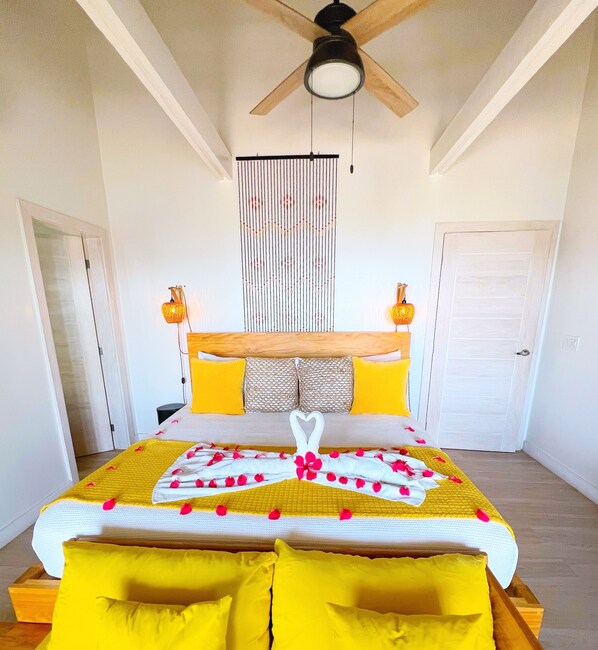 房內夾萬、手提電腦工作空間、遮光窗簾/窗簾、熨斗/熨衫板