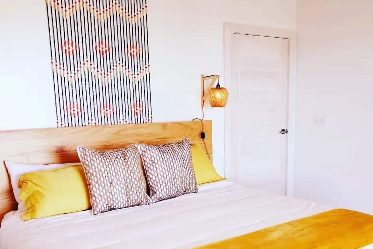 Villa Deluxe, 3 habitaciones, vistas al mar | Caja fuerte, espacio para trabajar con un portátil, cortinas opacas