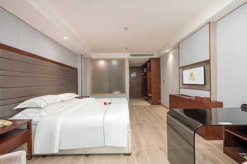 Superior Double Room, City View | Laptop workspace, soundproofing, iron/ironing board, free WiFi