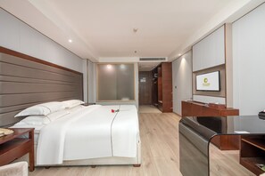 Laptop workspace, soundproofing, iron/ironing board, free WiFi - Calvin International Hotel Guangzhou Baiyun International Airport Huadu Plaza Branch (Guangzhou)