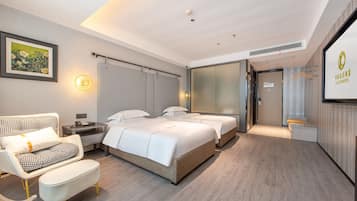 Laptop workspace, soundproofing, iron/ironing board, free WiFi