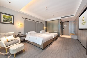 奢华双床房, 城市景观 | 笔记本电脑工作区、隔音、熨斗/熨板、免费 WiFi