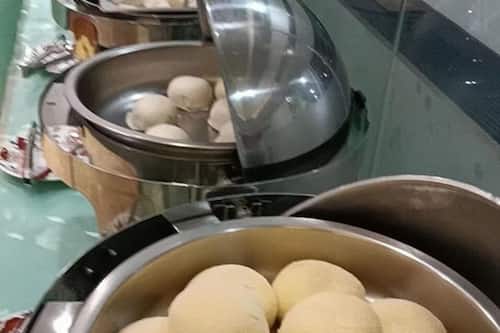 Free daily self-serve breakfast