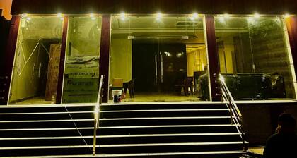 Hotel Majestic Heights