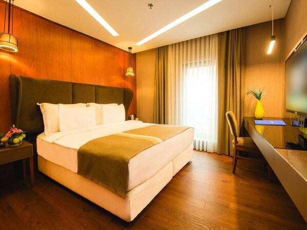 غرفة مزدوجة مريحة | تجهيزات عازلة للصوت وواي فاي مجانًا