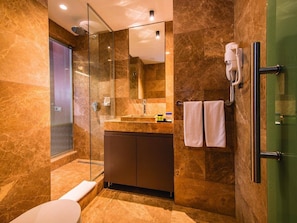 Shower, free toiletries, hair dryer, towels