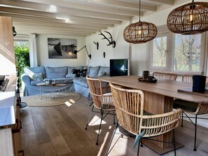 Living room - Chalet for Four Guests Near Beach (Sint Maartensvlotbrug)