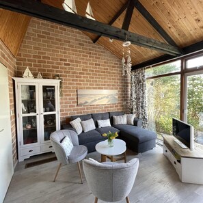 Living room - Bungalow in Sint Maartenszee Near Dune (Sint Maartensvlotbrug)