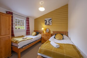 2 bedrooms - Birch Tree Lodge - sleeps 4 guests in 2 bedrooms (Appin)