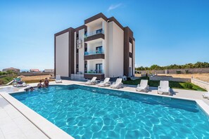 Leilighet, flere soverom, balkong, hageutsikt | Basseng | Utendørsbasseng