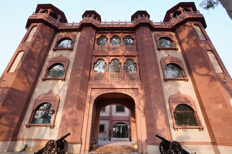 Exterior. HOTEL THE FORT