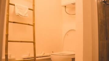 Douche, sèche-cheveux