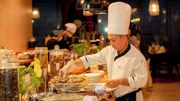 Daily self-serve breakfast (VND 250000 per person)