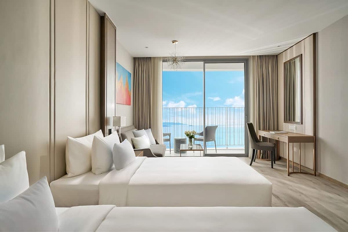 Deluxe Studio, Sea View, Beachfront | Premium bedding, minibar, desk, laptop workspace