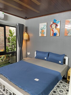 Comfort Double Room | Individually furnished, free WiFi, bed sheets
