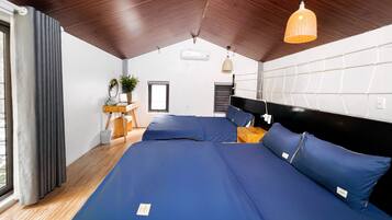 Muebles diferentes, wifi gratis y ropa de cama