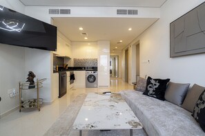 Living area - Stunning 3BR w/ Panoramic Views in Aykon City (Dubai)