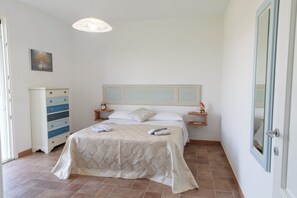 1 bedroom, travel cot, free WiFi, bed sheets