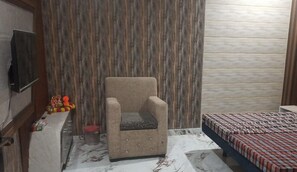 Interior - Spacious 8-bedroom house in brilliant Prayagraj with WiFi (Prayagraj)