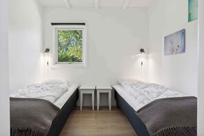 2 bedrooms, free WiFi - Cozy holiday home near the Isefjord (Kirke Hyllinge)