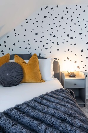 3 habitaciones, escritorio, tabla de planchar con plancha y wifi 