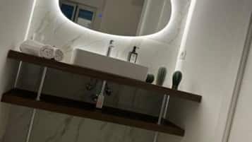 Doccia, asciugacapelli, bidet, asciugamani