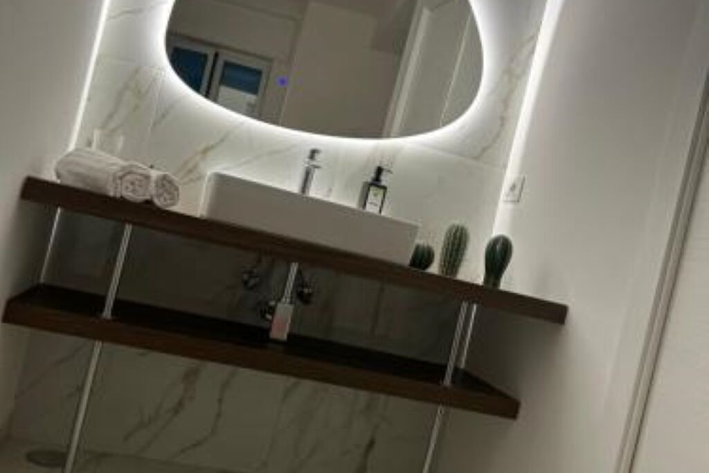 Dusche, Haartrockner, Bidet, Handtücher