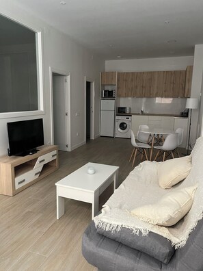 Leilighet | Oppholdsområde | TV