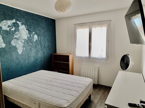 1 bedroom, travel crib, free WiFi