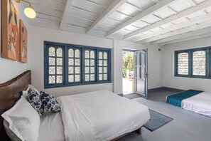 Comfort Quadruple Room, Mountain View | Egyptian cotton sheets, premium bedding, free WiFi - Last Villa (Madikeri)