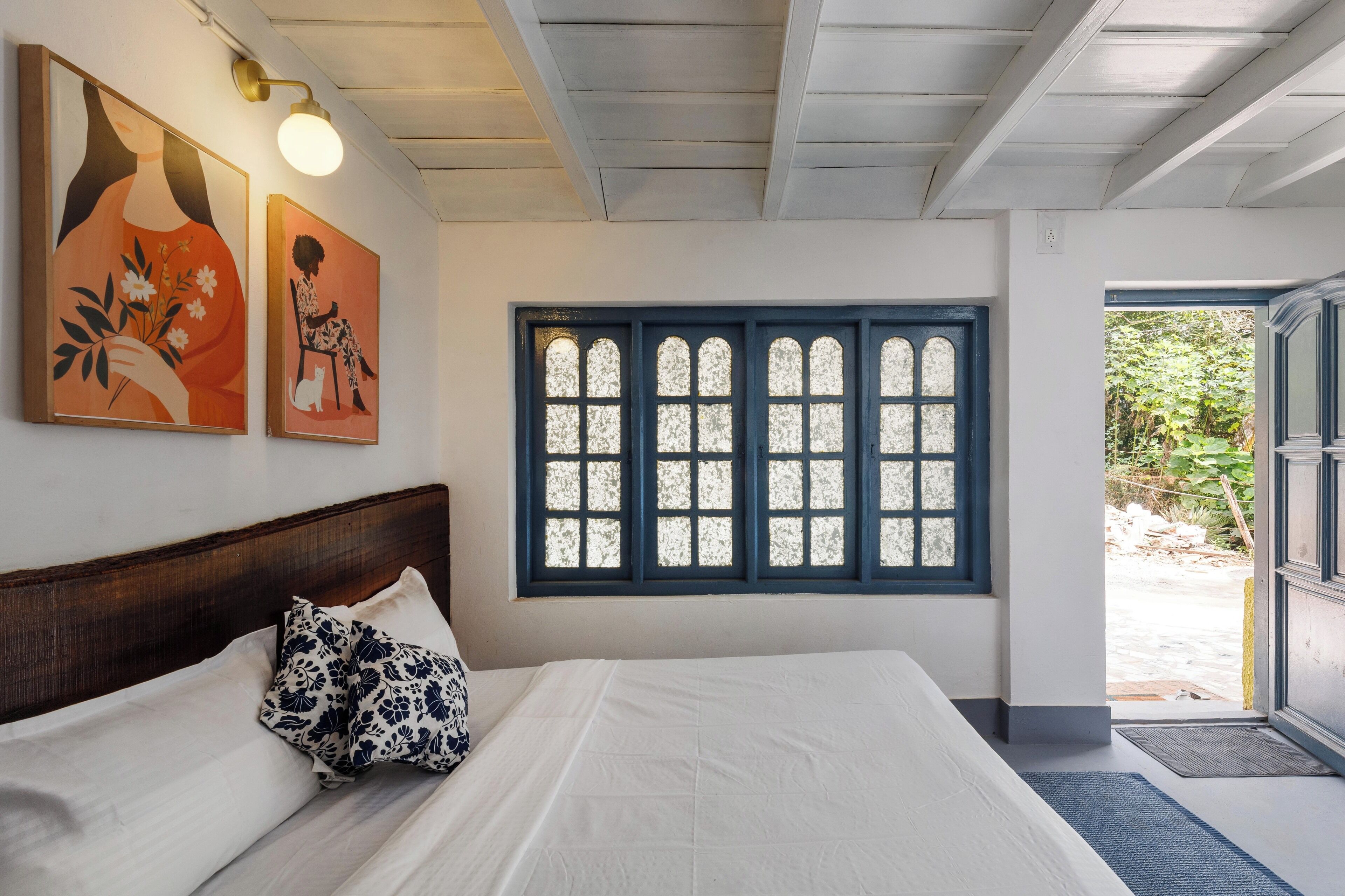 Egyptian cotton sheets, premium bedding, free WiFi