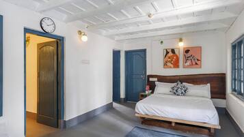 Habitación cuádruple Confort, vistas a la montaña | Sábanas de algodón egipcio, ropa de cama de alta calidad, wifi gratis