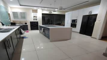 House, 3 Bedrooms, Accessible, Smoking | Interior