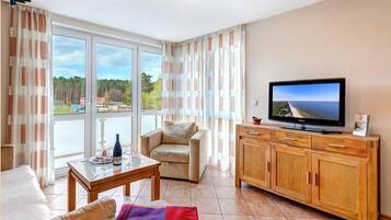 Una televisión, libros