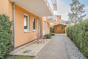 Exterior - Cozy vacation apartment with balcony & parking space - close to the beach on Usedom (Ückeritz)