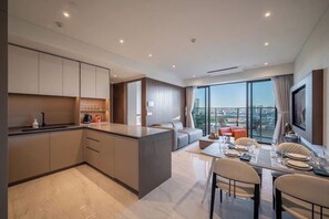 Private kitchen - SURI- METROPOLE Thu Thiem Apartment (Ho Chi Minh City)