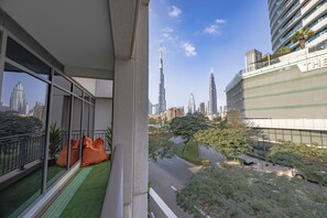 Luxury Apartment | Terrace/patio - Durrani Homes - The Luxe Retreat 4BR Podium villa with private Jacuzzi and Burj Khalifa View (Dubai)