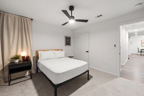 3 chambres, fer et planche à repasser, Wi-Fi gratuit, draps fournis