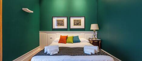 全景雙人房, 露台, 部分海景 | 房內夾萬、隔音、免費 Wi-Fi